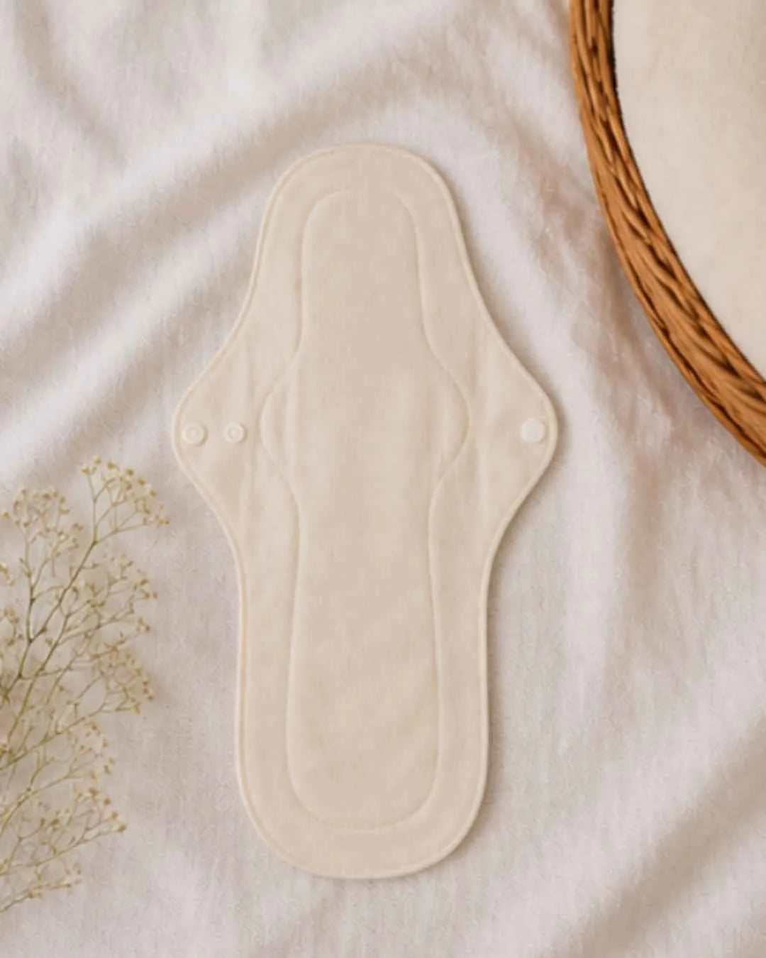 Inoya Overnight reusable sanitary pad made from GOTS-certified organic cotton (34 cm).