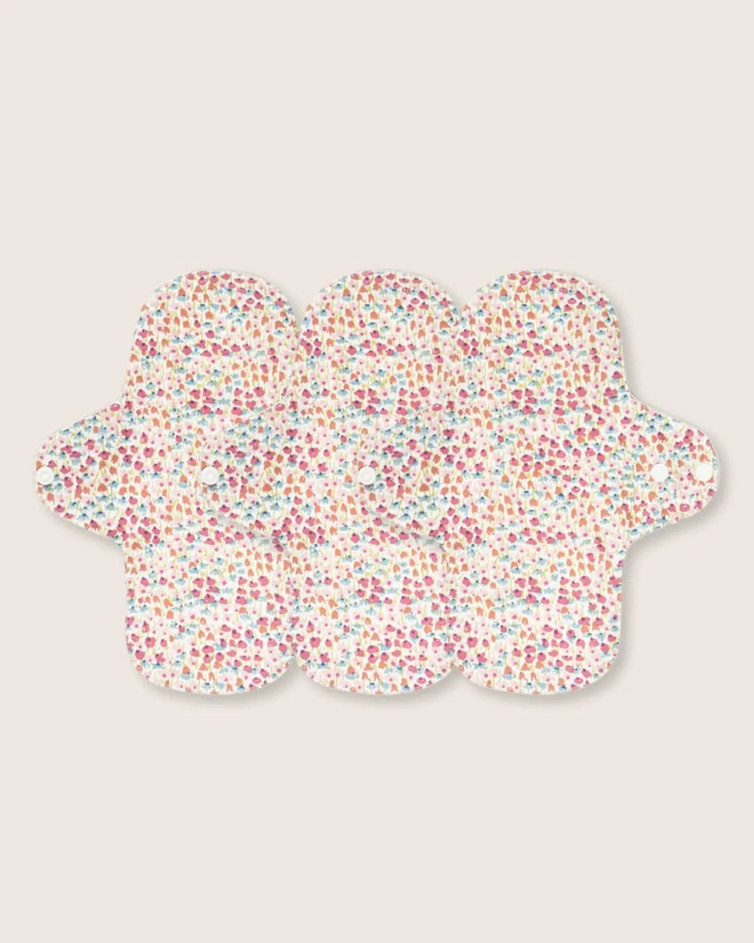 Inoya Light Flow Set with reusable organic cotton pads.